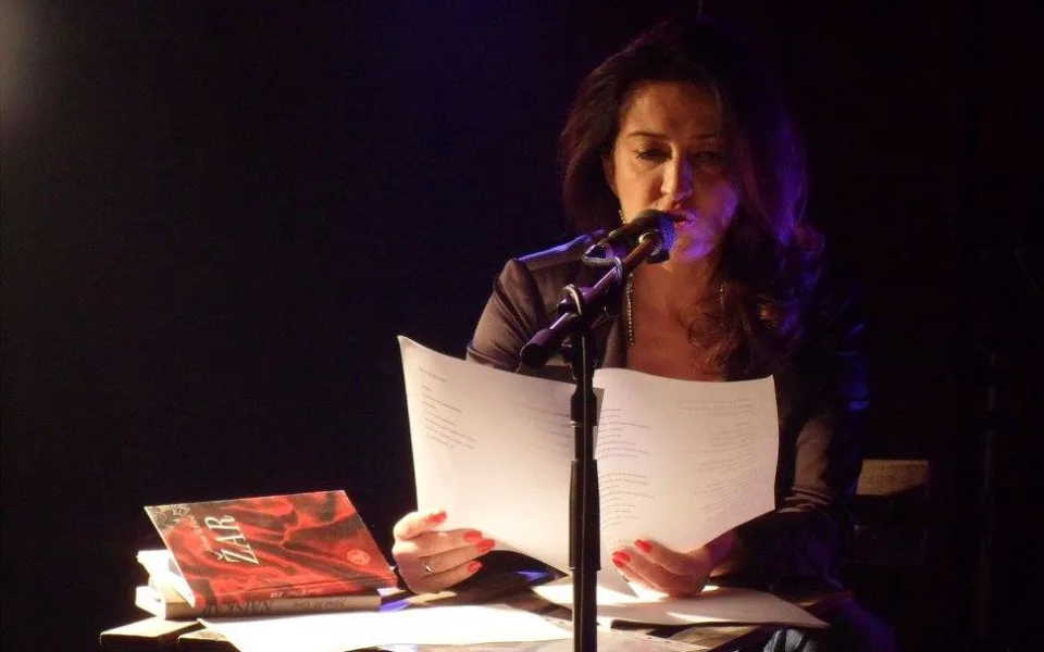 Festival Den poezie bude on-line, básně budou i v tramvajích