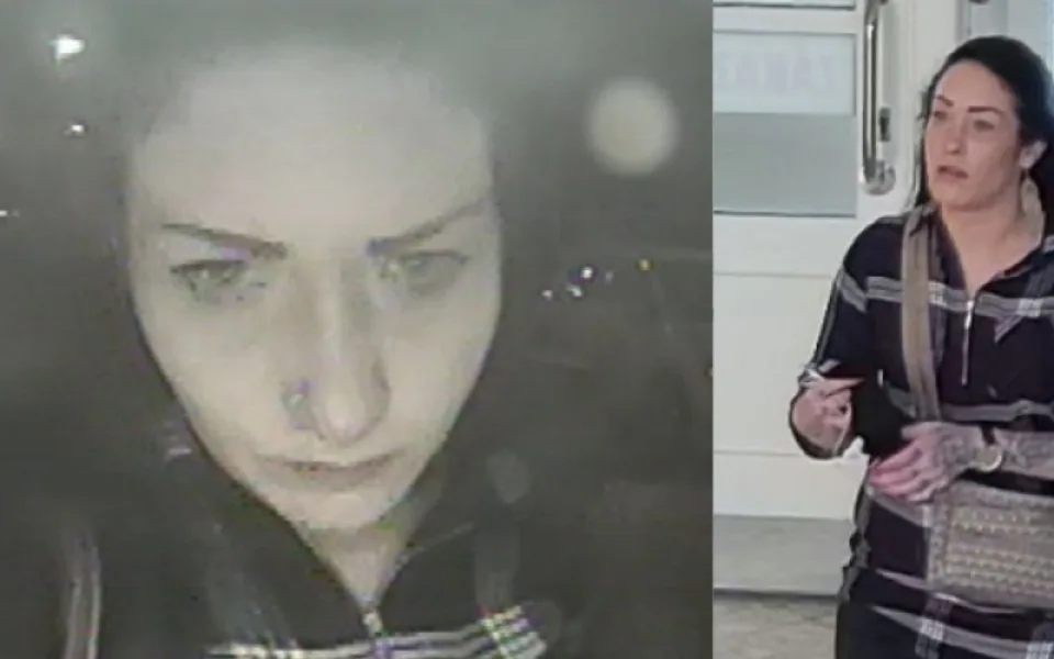 Žena ukradla kabelku v budově vysoké školy na Žižkově. Pátrá po ní policie