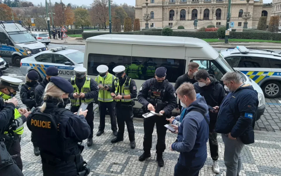 AKTUÁLNĚ: Anonym nahlásil bombu v centru Prahy. Policie místo evakuovala