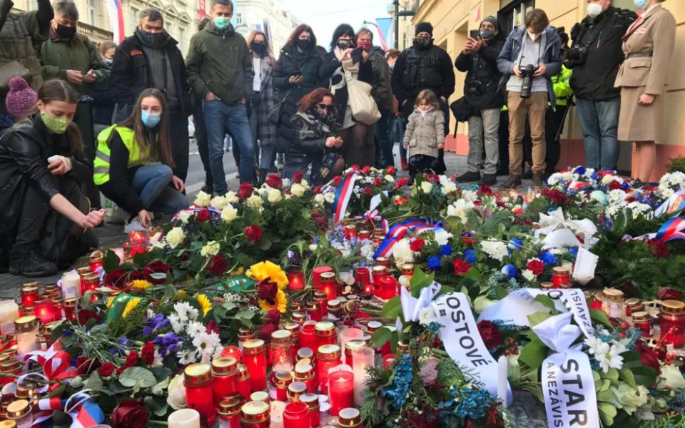 FOTO, VIDEO: Podívejte se, jak v Praze probíhají oslavy Dne boje za svobodu a demokracii