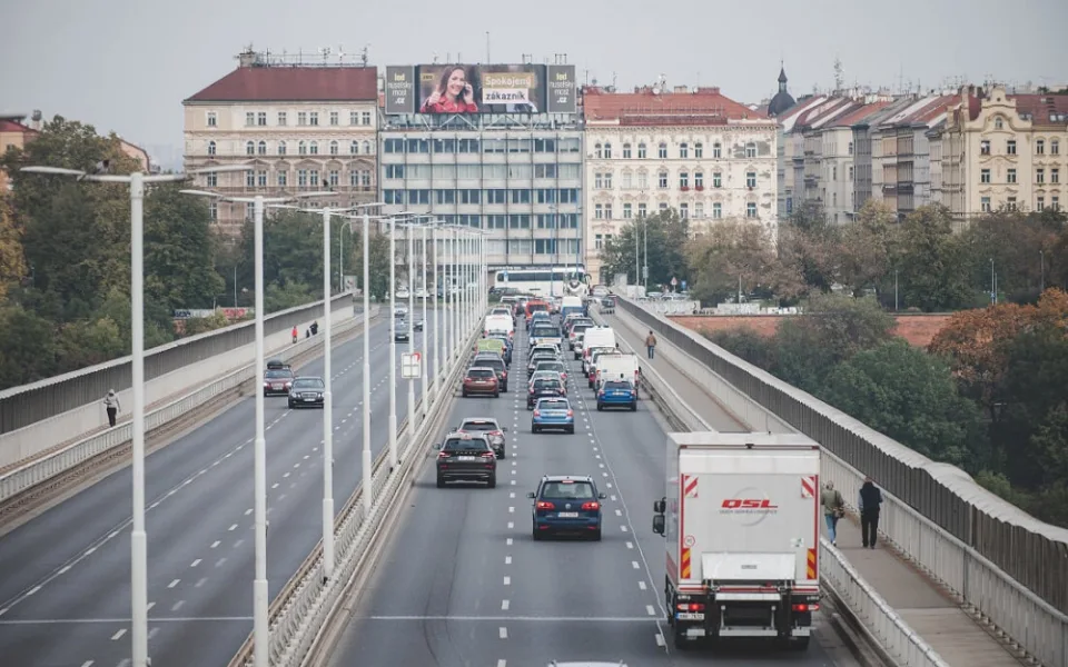 Praha zpřísní vjezd nákladních automobilů do města