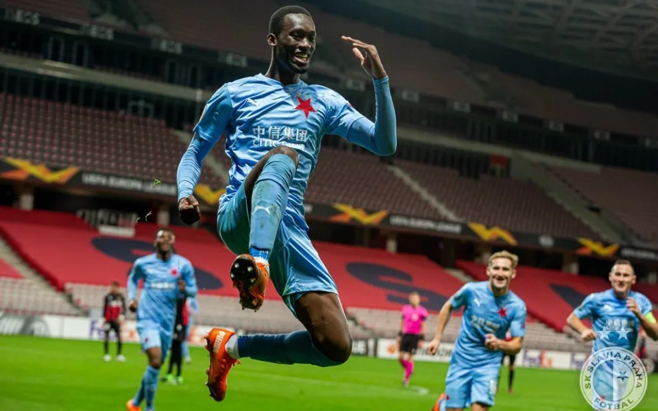 Pražská "S" zářila v Evropské lize. Sparta deklasovala Glasgow, Slavia opět ukázala bojovnost