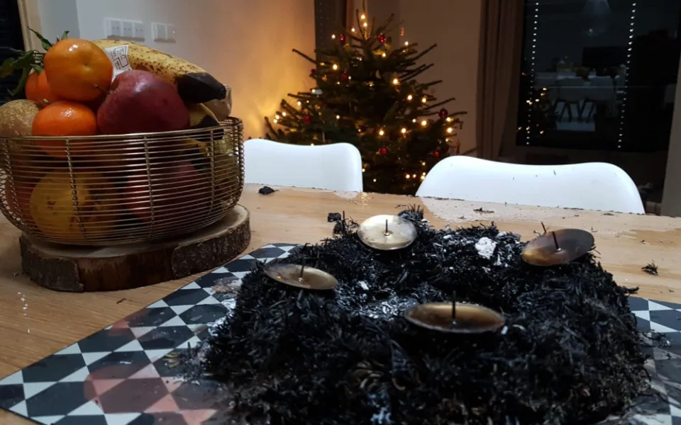 Požár od adventního věnce mohou způsobit děti i zvířata, varují před nadcházejícím adventem hasiči
