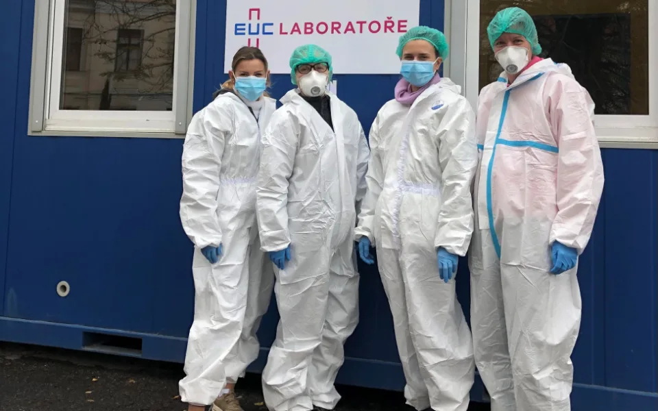 Druhé odběrové místo na koronavirus otevřeli v Praze 11. Nachází se u Polikliniky Šustova
