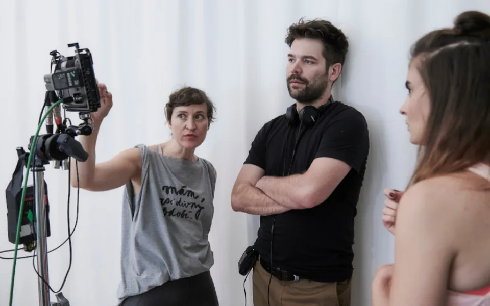 Baví mě projekty, které mají přesah, říká režisérka Johana Ožvold