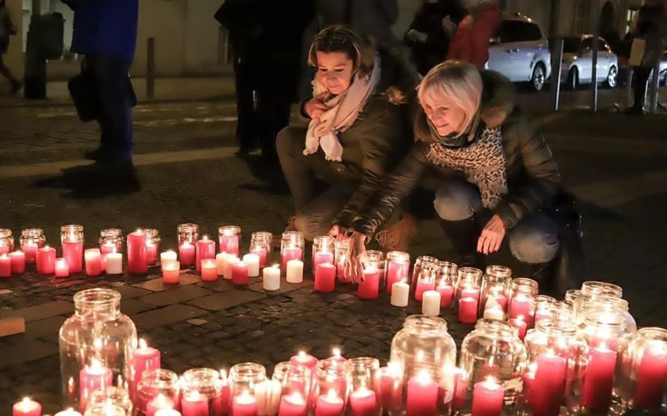 Praha 6 si od pátku připomene odkaz Václava Havla. Šabachův park bude zdobit obrovské srdce ze svíček