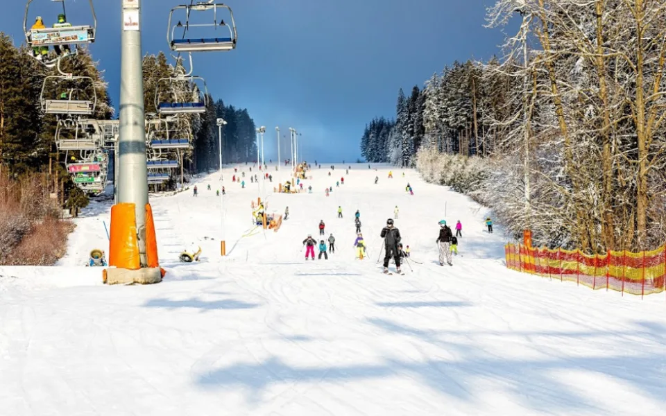 Skiareál Lipno zahajuje zimní sezonu v pátek