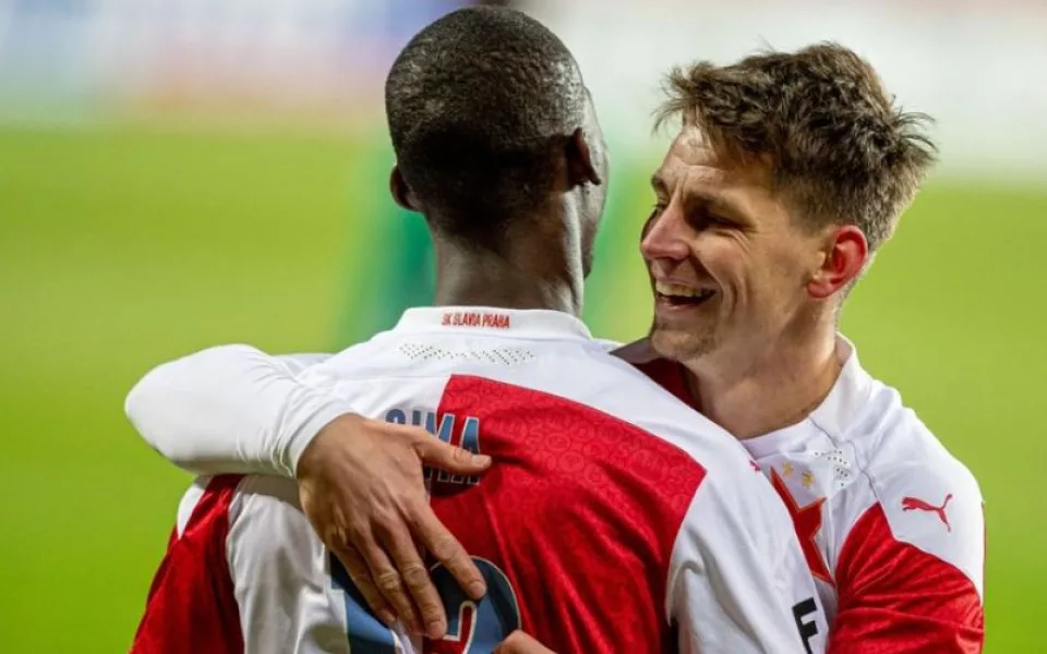 Vršovické derby vyhrála Slavia. U obou gólů byl devatenáctiletý Sima