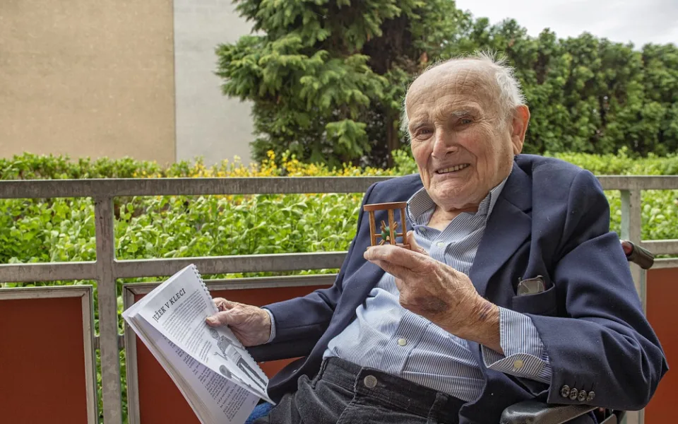Zemřel Jindra Hojer, předobraz postavy z Rychlých šípů
