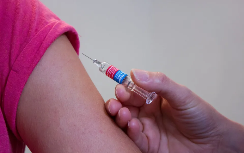 vaccination-1215279_1280