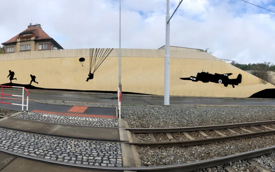 FOTO: Praha 8 si připomene atentát na Heydricha. Nad Vychovatelnou vznikne mural