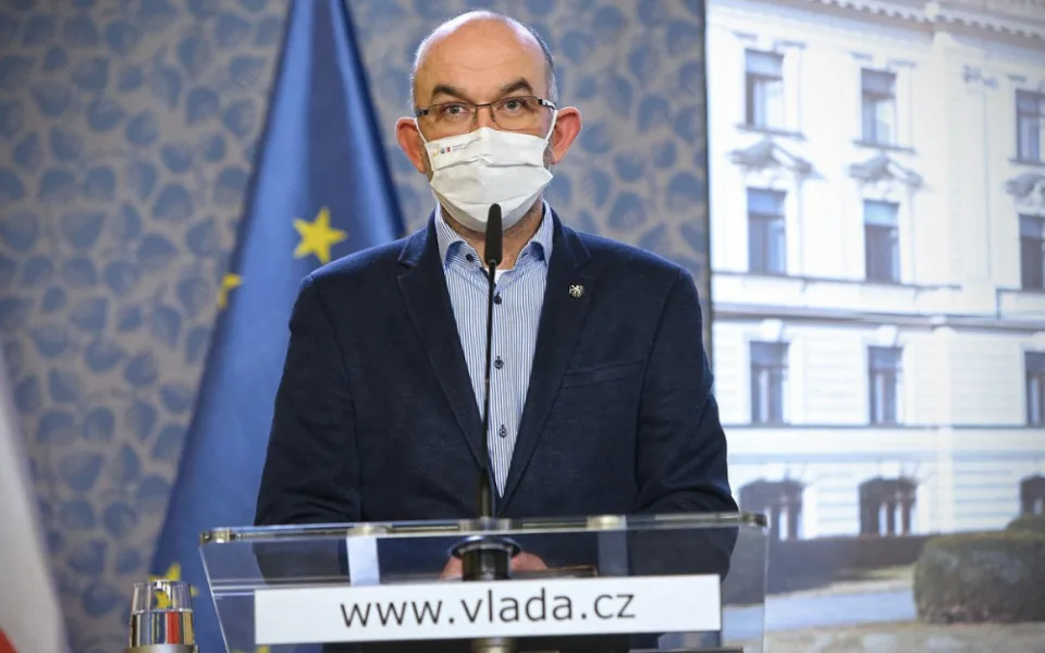 Blatný má do dvou týdnů skončit jako ministr. Ve hře je Prymula nebo Babiš