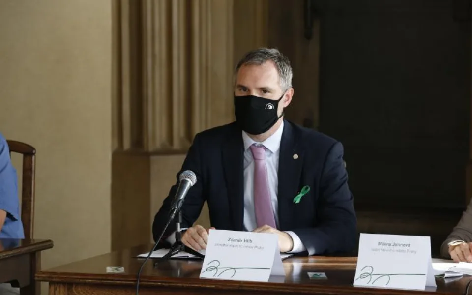 Primátor Hřib byl proti žádosti hejtmanů ohledně nouzového stavu. Nakonec ji podpořil