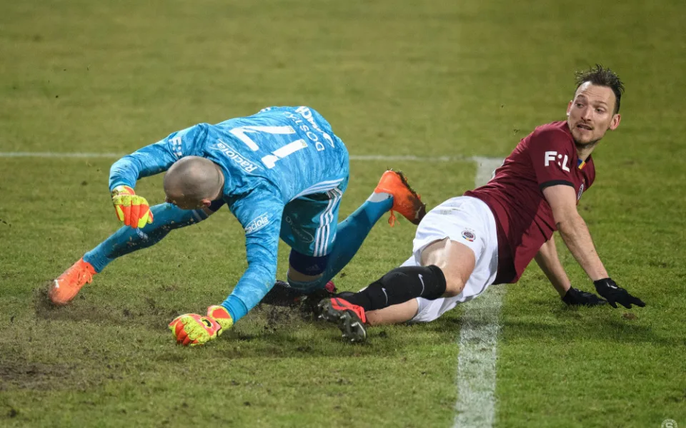 Sparta vyhrála ve Zlíně. K vítězství pomohla sporná penalta i nepovedená malá domů