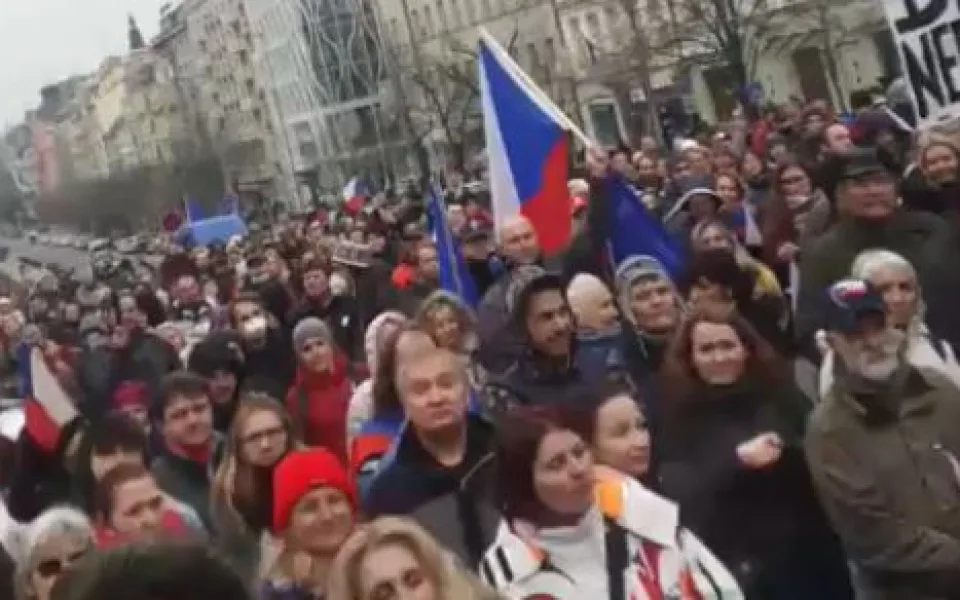 Pojďme se sjednotit, vyzývají popírači. Začátkem března se na Václaváku uskuteční velká demonstrace