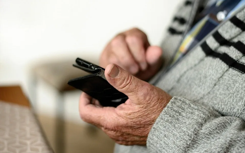 První den se k očkování registrovalo 200 tisíc lidí nad 70 let
