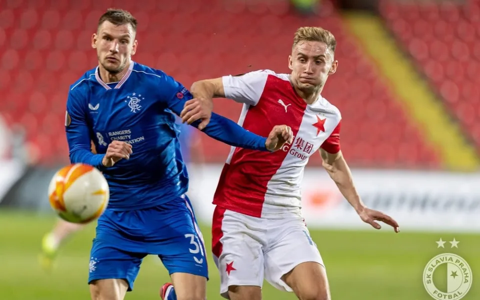 Slavia v Edenu po skvělé první půlce vybojovala proti Rangers remízu 1:1