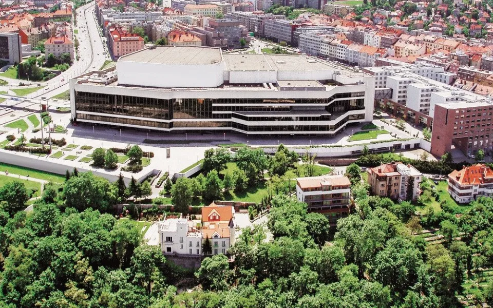 Kongresové centrum se nad Nuselským údolím tyčí již 40 let
