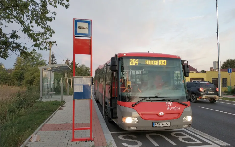 V pondělí se obnoví provoz školních autobusů