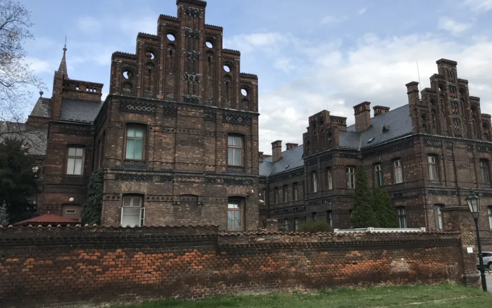 Porodnice U Apolináře patří mezi nejdéle nepřetržitě fungující porodnice na světě. Vznikla v roce 1875