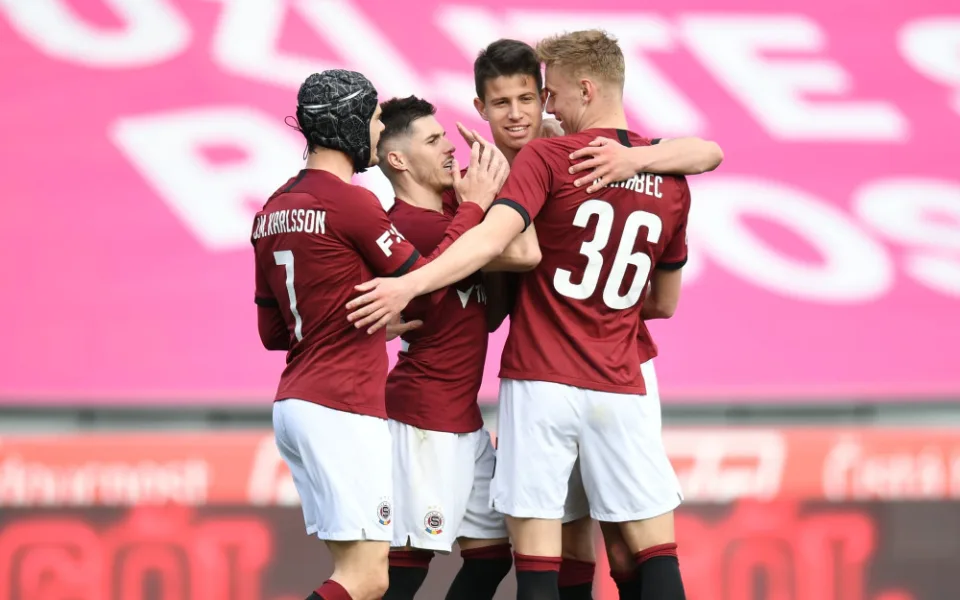 Sparta porazila poslední Opavu 4:2. Hložek dal hattrick