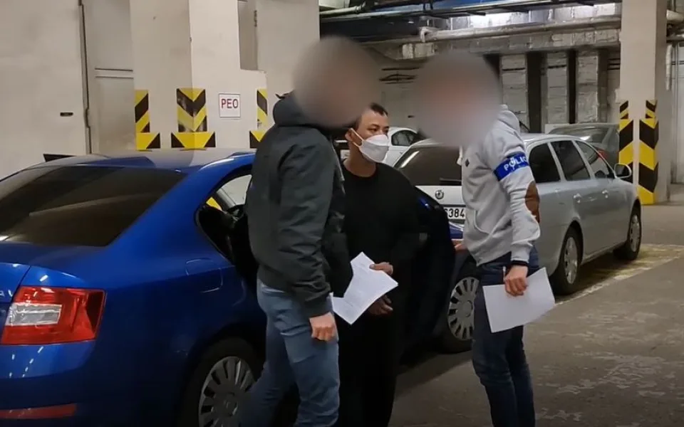 Muž zapálil byt, kde spalo pět lidí a měsíční miminko. Hrozí mu výjimečný trest