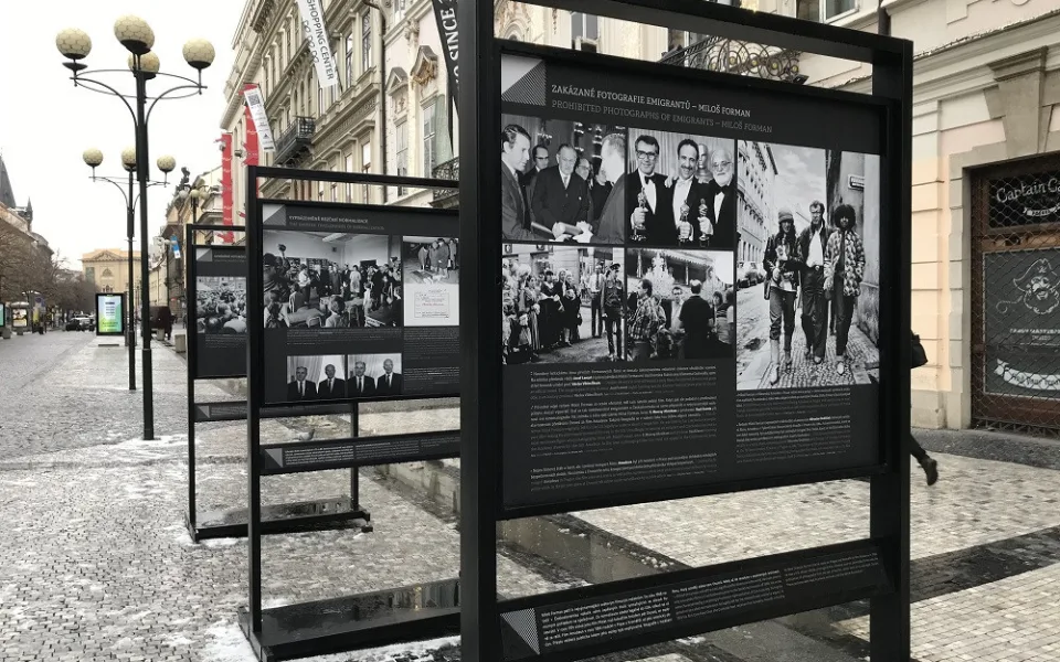 V lednu a v únoru bylo možné výstavu zhlédnout v ulici Na Příkopě