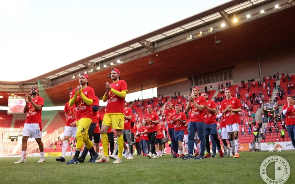 Slavia porazila Budějovice 2:1 a prošla ligovou sezonou bez prohry