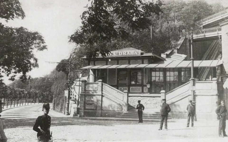 Spodní stanice lanové dráhy na Letnou v Praze kolem roku 1905