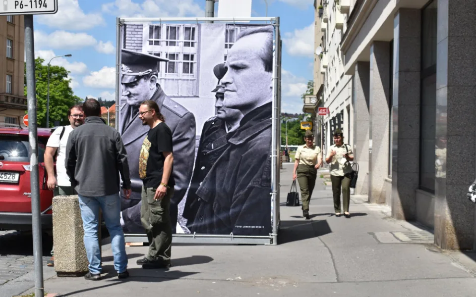 Venkovní výstava v Praze 6 připomíná odchod posledních sovětských vojáků z Československa