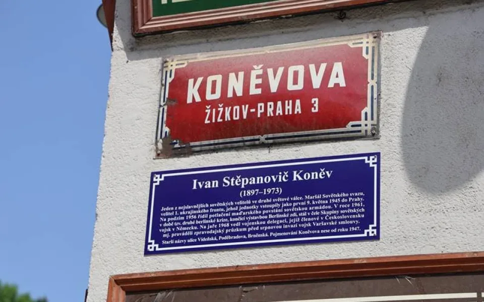 Žižkov pokračuje ve vzdělávání obyvatel, vyvěšuje tabulky informující o názvech ulic