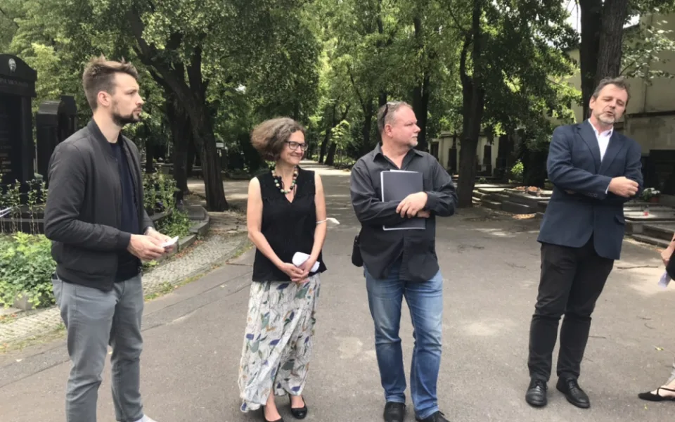 Praha chce zpřístupnit hřbitovy jako veřejný prostor. Město nyní dokončuje manuál