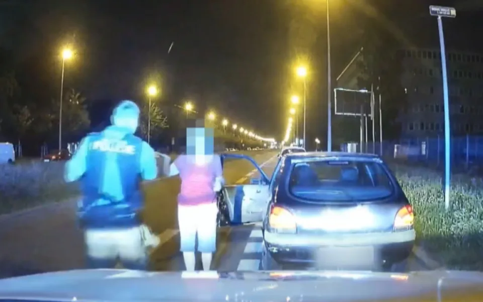Řidička pod vlivem alkoholu zapomněla na světla. Nadýchala přes 1,5 promile