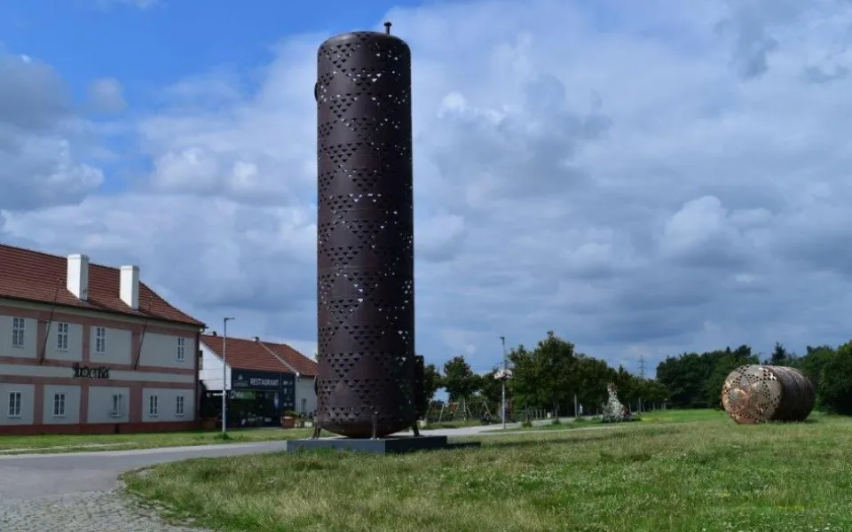 Zůstane jedenáctimetrová Rozhledna Šiška na Ladronce? Rozhoduje veřejnost