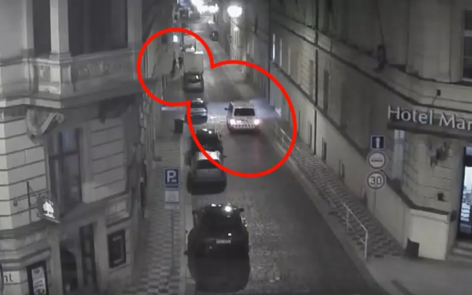Strážníci dopadli cizince, kteří posprejovali fasády domů v centru Prahy