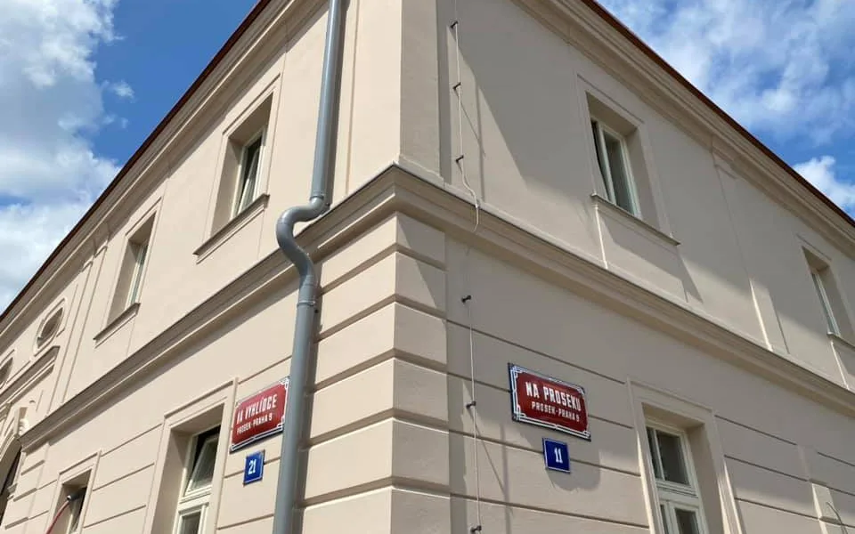 Obnovena hostince U Brabců v Praze 9 bude stát téměř sto milionů korun
