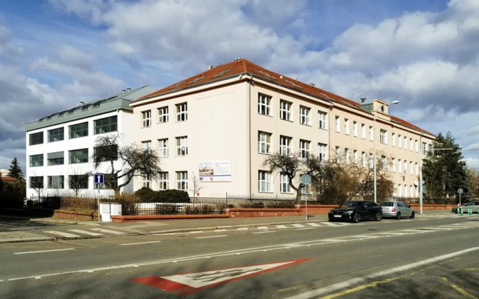 Skončily stavební práce na přístavbě ZŠ Chodov v Praze 11