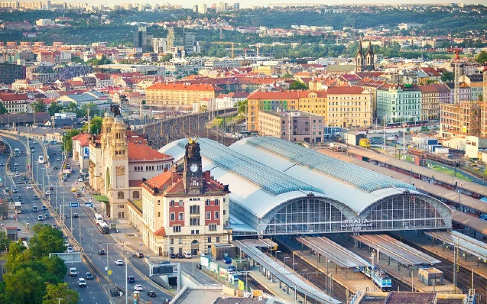 Rekonstrukce zastřešení haly žst. Praha hl. n.