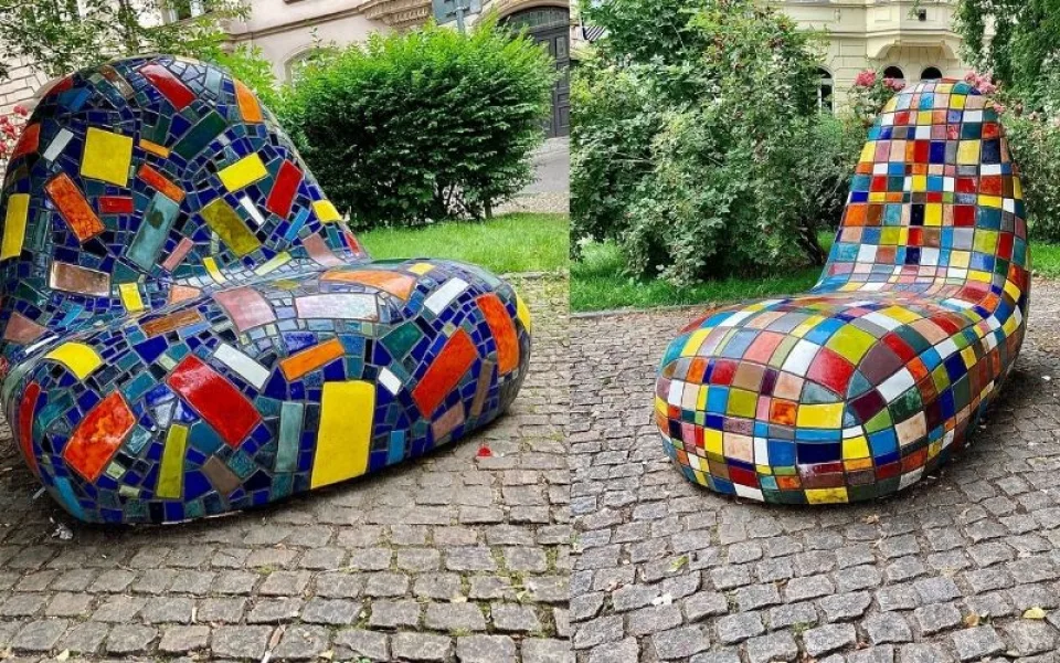 ANKETA: Má radnice mozaiková křesla vrátit, nebo odkoupit? Jedno stojí 350 tisíc korun