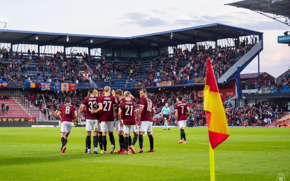 Fotbalisté Sparty jsou v čele ligové tabulky. Porazili České Budějovice 1:0