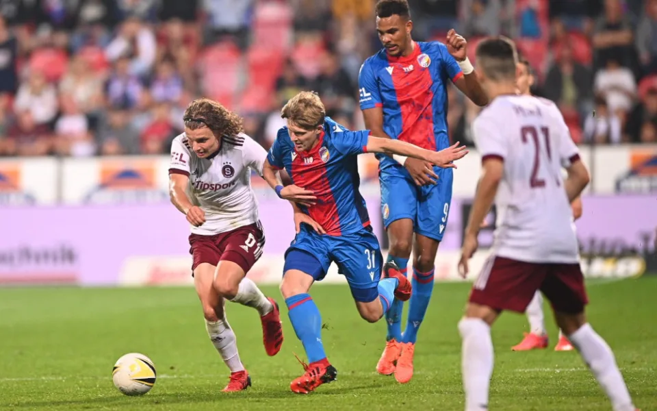 Sparta poprvé v sezóně prohrála. Plzeň zvítězila 3:2 a střídá letenské v čele tabulky