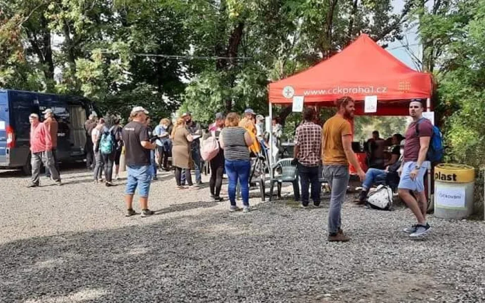 Více než stovka lidí se zúčastnila pikniku pro lidi bez domova
