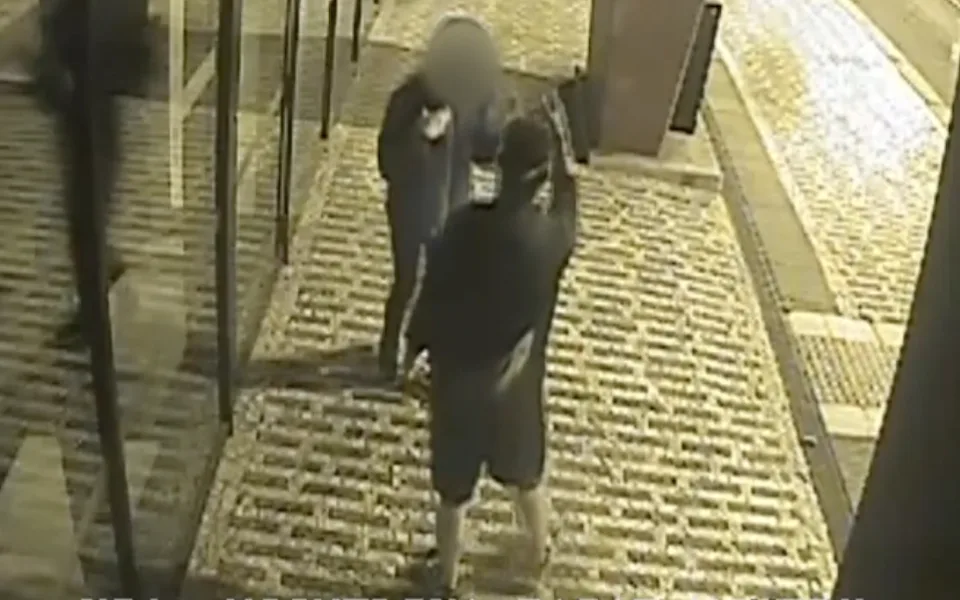 Policisté hledají podezřelého, který vyhrožoval jinému muži, že ho zbije