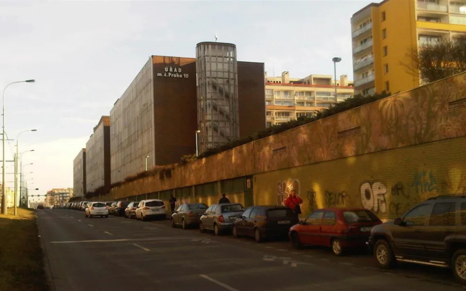 Praha 10 se dočká rekonstrukce radnice. Bude stát přes miliardu korun