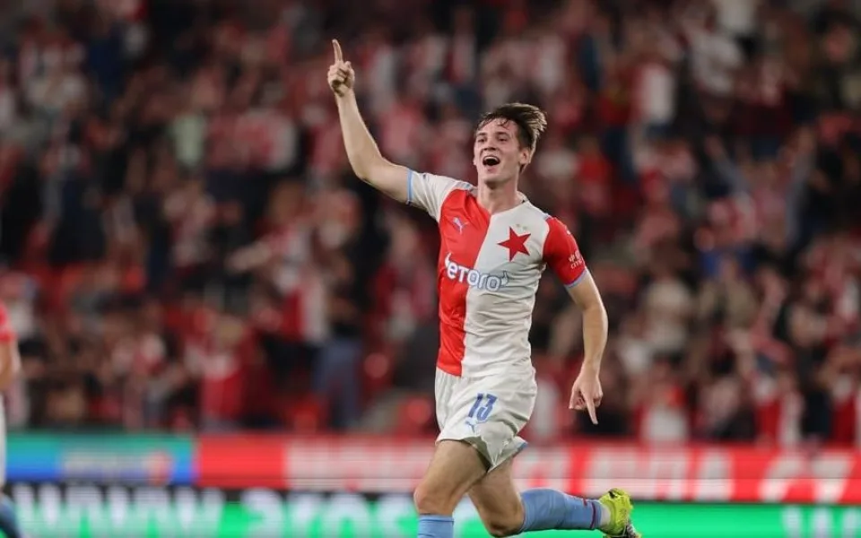 Slavia s přehledem porazila nováčka ligy z Hradce Králové 4:1 a pokračuje v neporazitelnosti