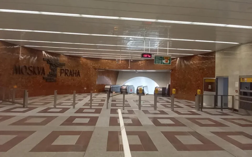 Nové eskalátory a proměna vestibulu. Na Andělu otevřel opravený výstup z metra