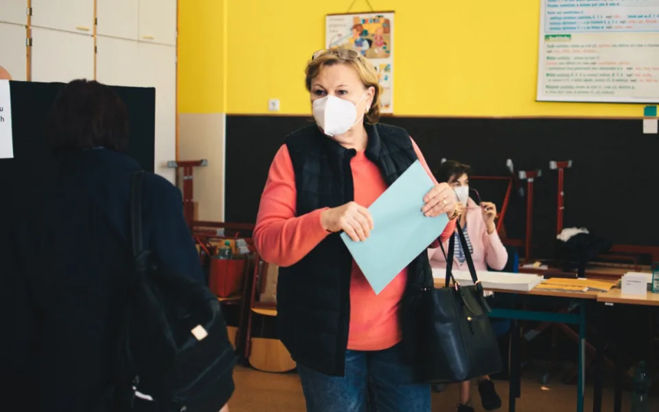 VOLBY 2021: Začíná druhý volební den. Lidé dnes zvolí nové poslance