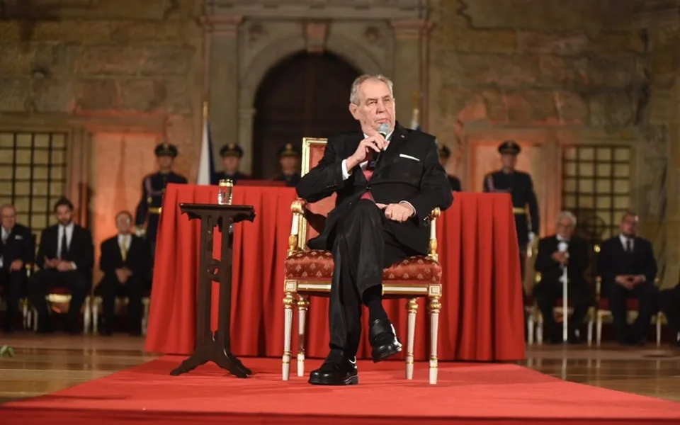 Předávání státních vyznamenání bude odloženo na 1. ledna