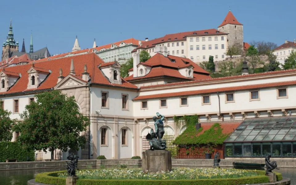 Valdštejnský palác