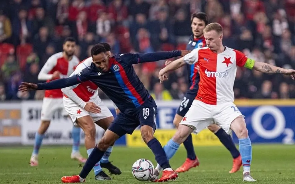 Plzeň obvinila Slavii z rasismu. Rozbiju mu obličej, vzkazuje Mosquera slávistickému kouči